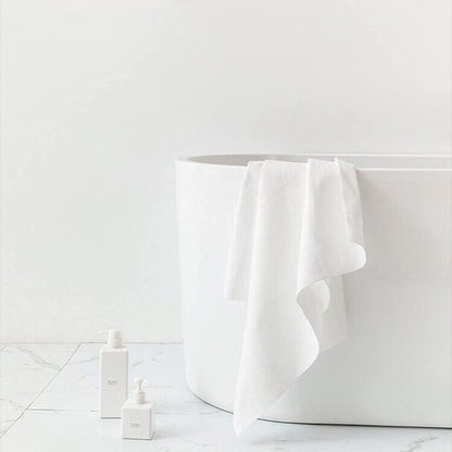 Disposable Bath Towel, Big Shower Towels, Portable Package for Travel,Hotel, Trip, Camping Use. Soft and Large Luxury Body Towels, 27.5 x 55 inch, White, 15 Pack